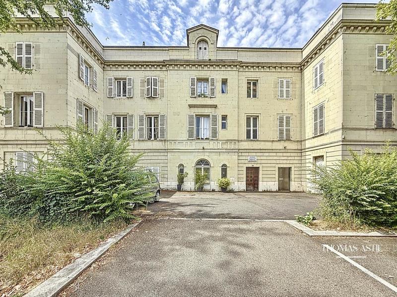 Appartement - 88 m² - 3 pièces