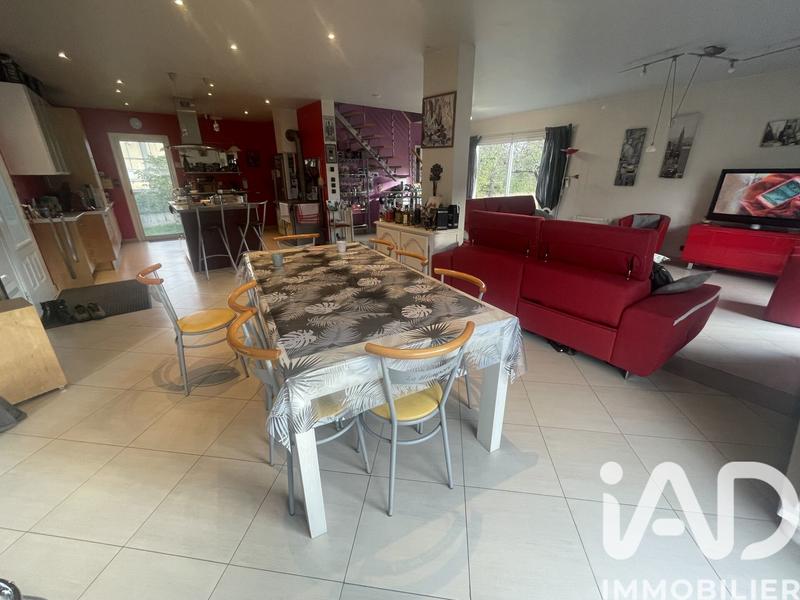 Maison - 220 m² - 5 pièces