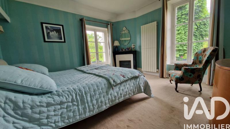 Maison - 217 m² - 7 pièces