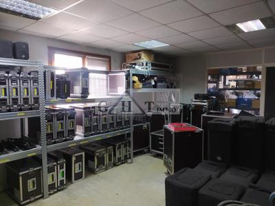 Entrepôt - 1 100 m²