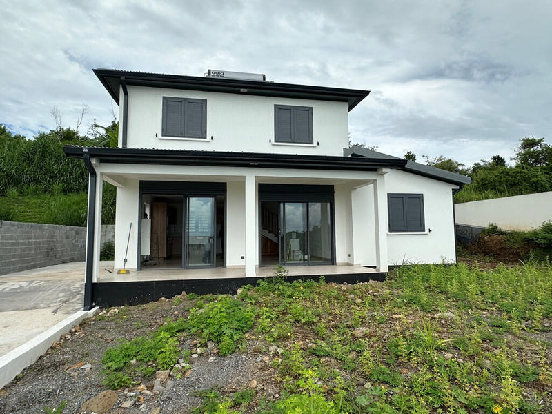 Maison - 93 m² - 4 pièces