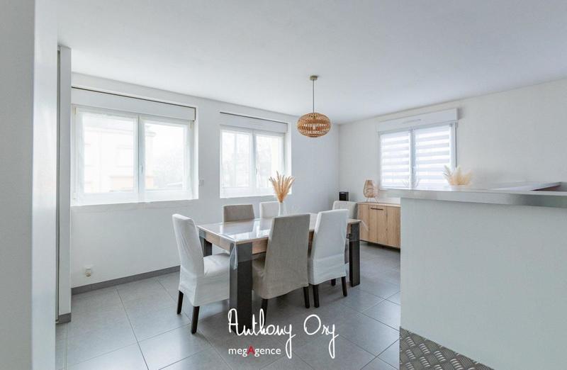 Appartement - 90 m² - 4 pièces