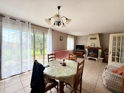 Maison - 99 m² - 5 pièces