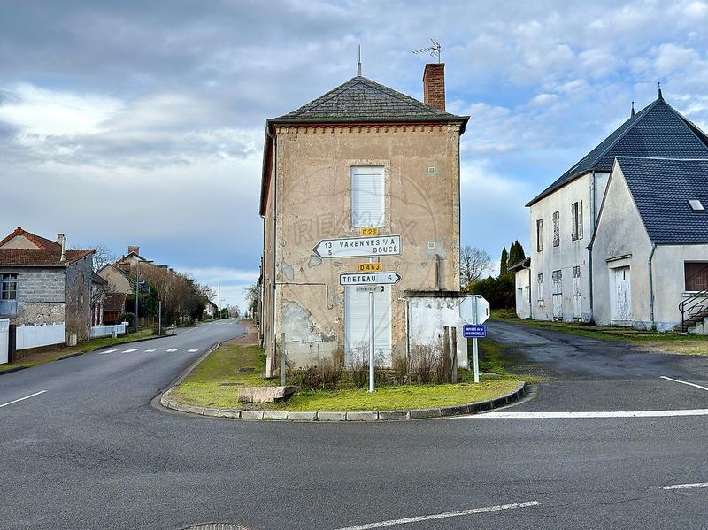 Maison - 180 m² - 8 pièces