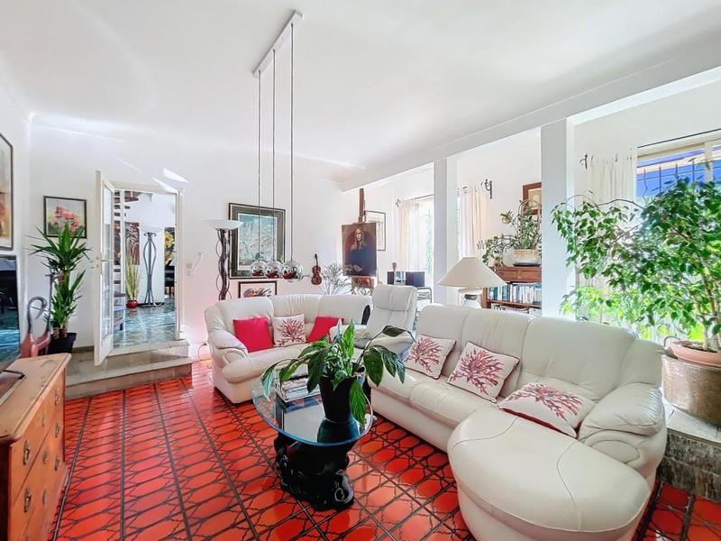 Propriété - 232 m² - 7 pièces