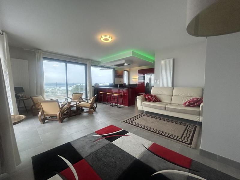 Appartement - 90 m² - 4 pièces