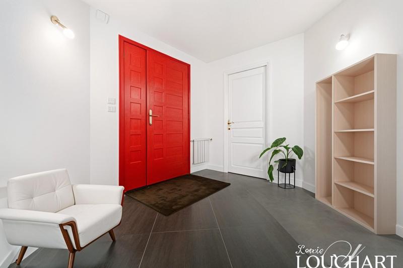 Maison - 230 m² - 8 pièces