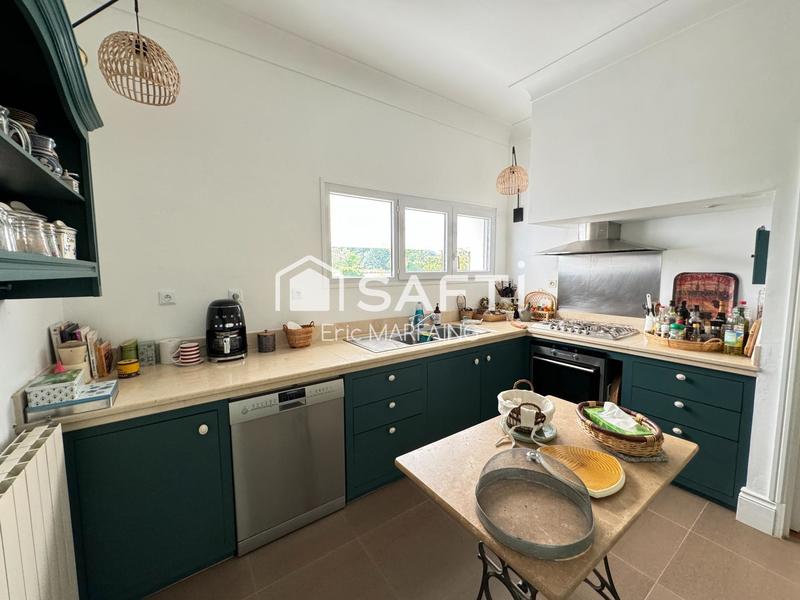 Maison - 280 m² - 7 pièces