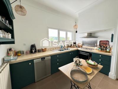 Maison - 280 m² - 7 pièces