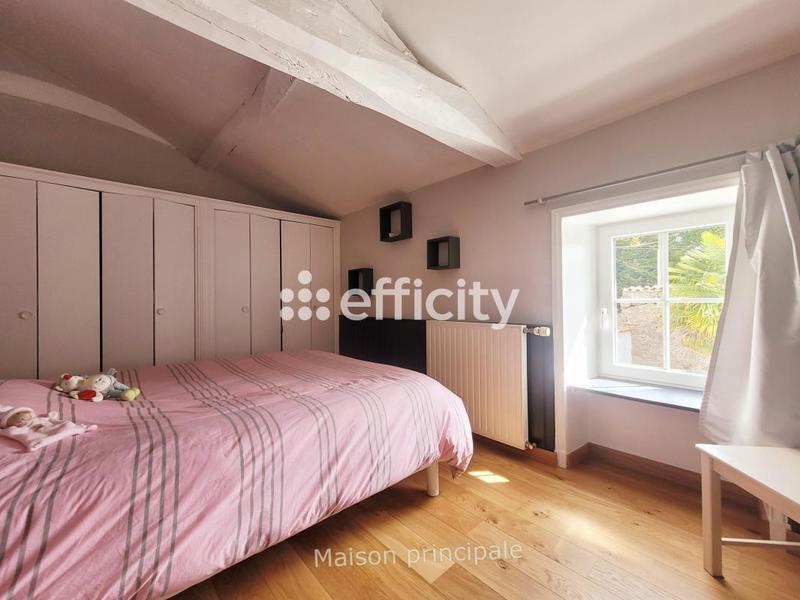 Maison - 266 m² - 6 pièces