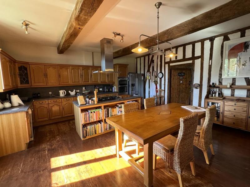 Maison ancienne - 218 m² - 7 pièces