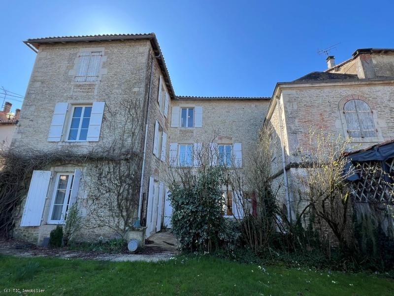Maison de ville - 455 m²