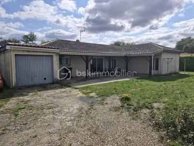 Maison traditionnelle - 95 m² - 5 pièces