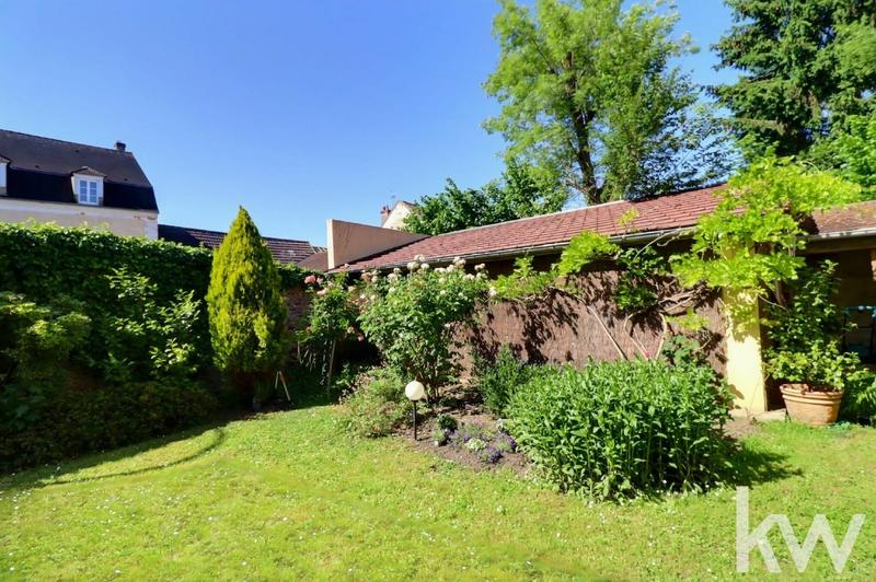 Maison - 225 m² - 7 pièces