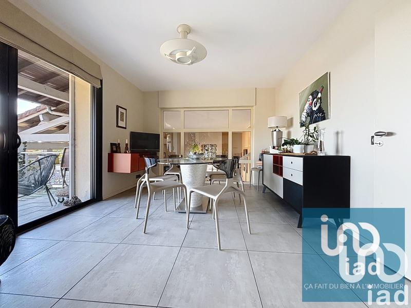 Maison - 198 m² - 8 pièces