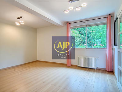 Maison - 220 m² - 10 pièces