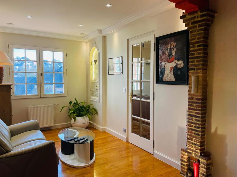 Maison - 230 m² - 9 pièces