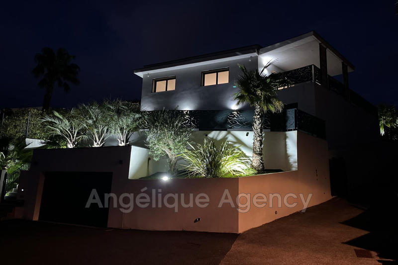 Demeure - 195 m² - 5 pièces