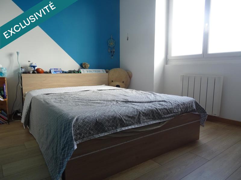 Maison - 250 m² - 9 pièces