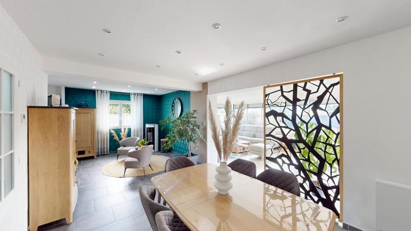 Pavillon - 180 m² - 8 pièces