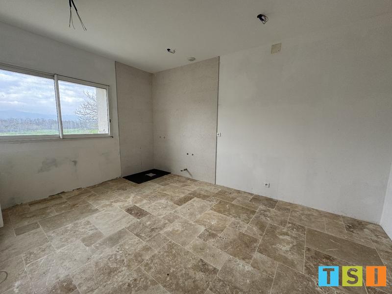 Maison - 183 m² - 4 pièces