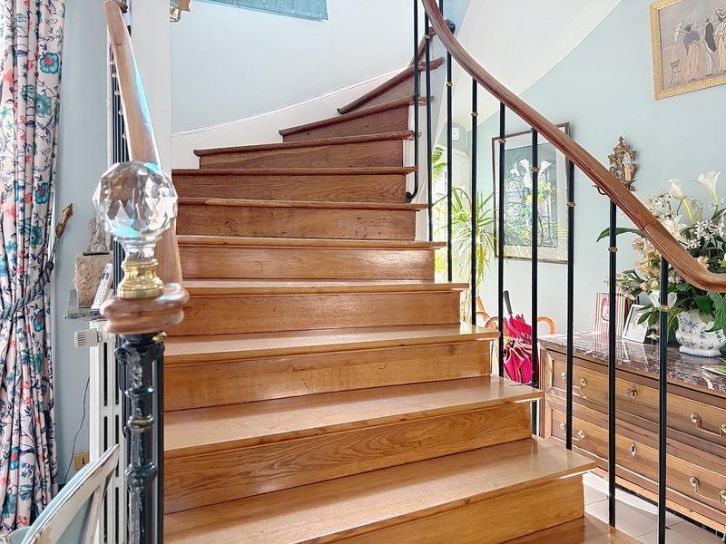 Maison bourgeoise - 353 m² - 13 pièces