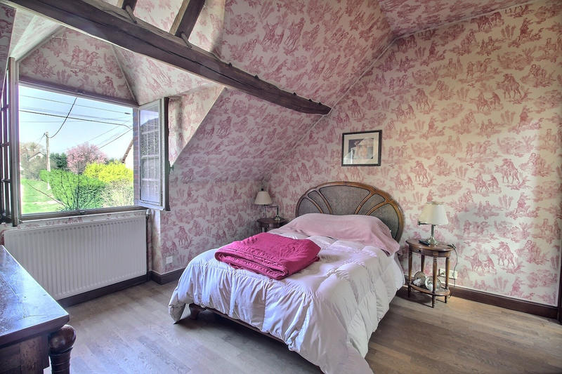 Demeure - 236 m² - 11 pièces