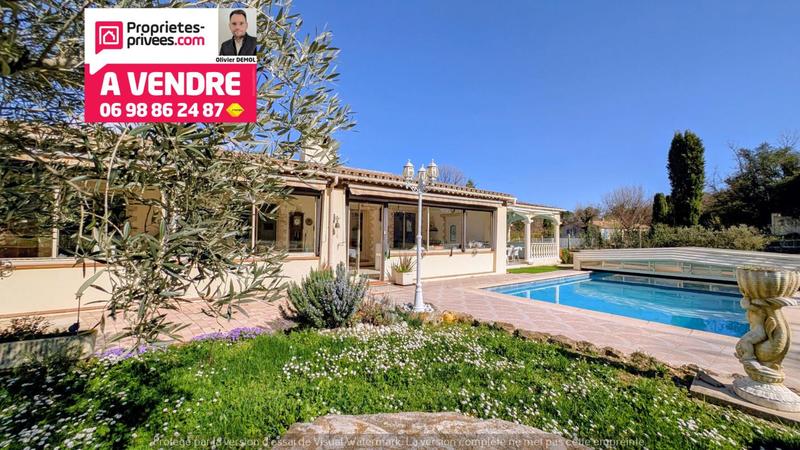 Maison - 220 m² - 8 pièces