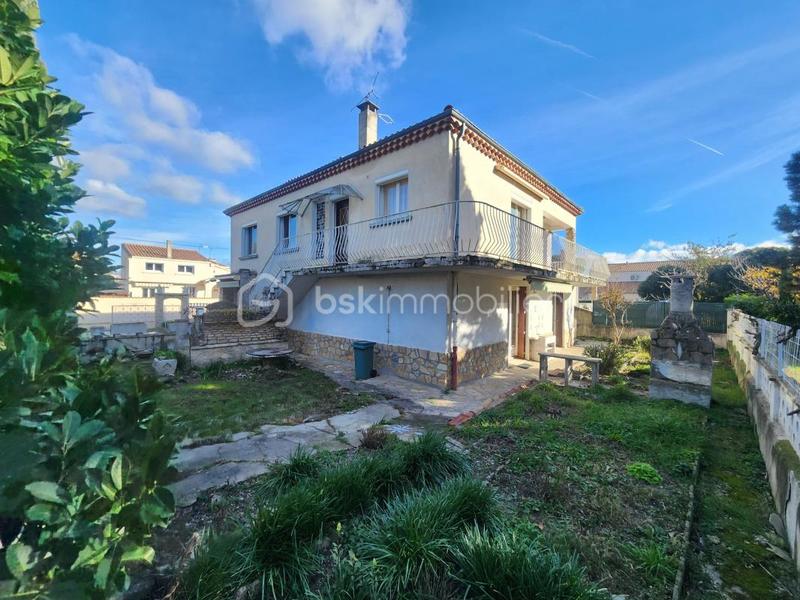 Maison traditionnelle - 165 m² - 8 pièces