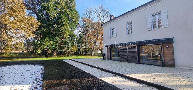 Maison de maîtres - 241 m² - 6 pièces