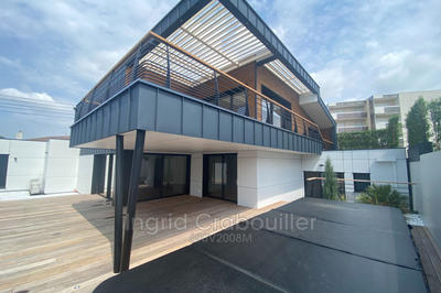 Villa - 216 m² - 7 pièces