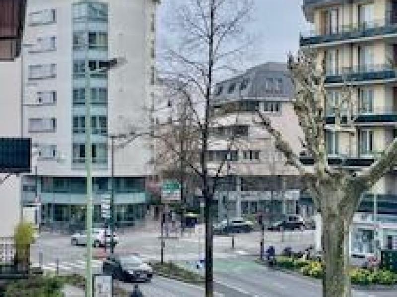 Fonds de commerce - Local commercial - 130 m²