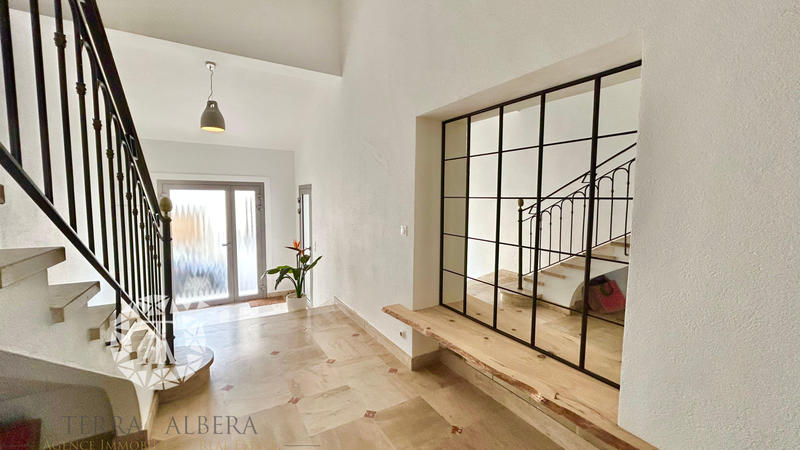 Villa - 259 m² - 7 pièces