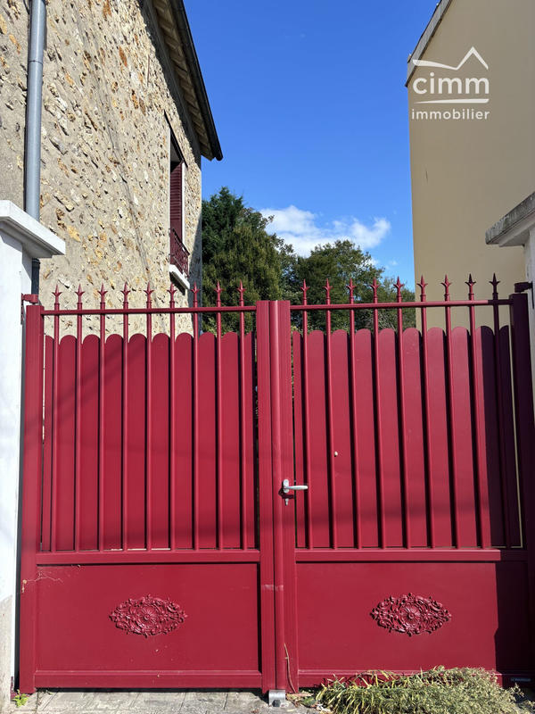 Maison traditionnelle - 107 m² - 7 pièces