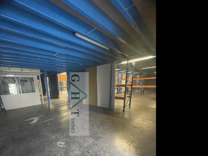 Entrepôt - 1 190 m²
