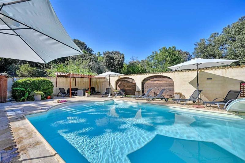 Maison - 430 m² - 18 pièces