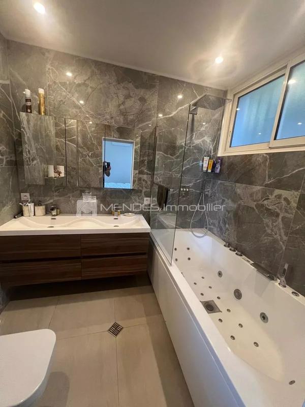 Appartement - 84 m² - 3 pièces