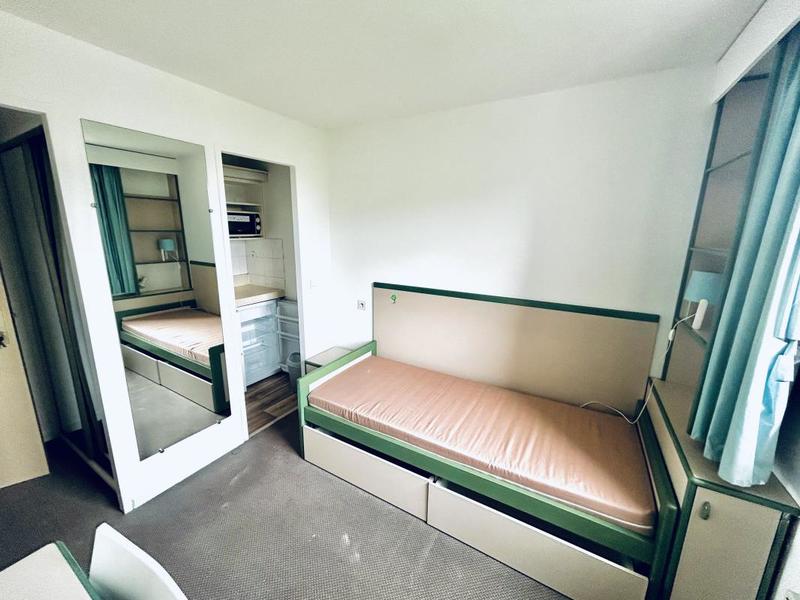 Chambre - 12 m² - 1 pièce