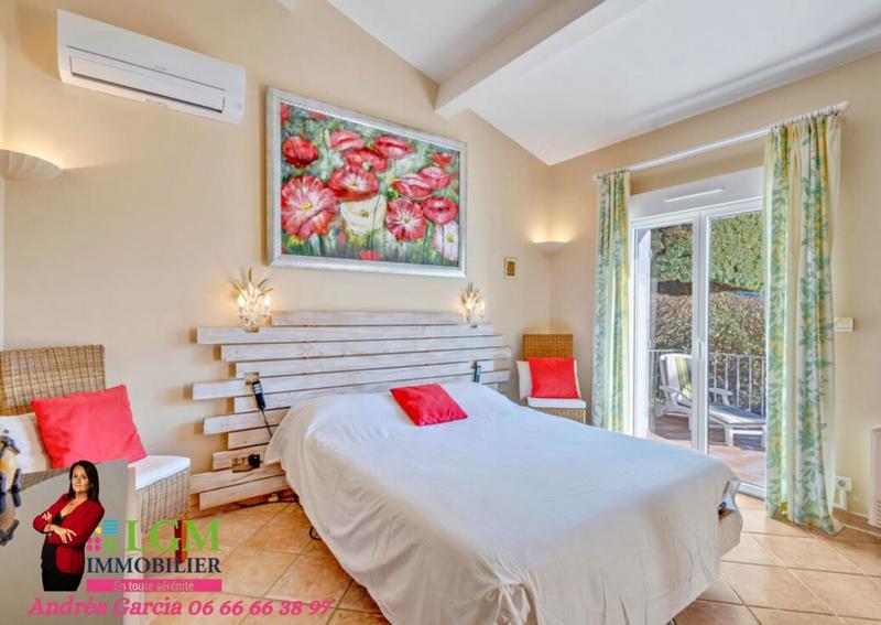 Villa - 230 m² - 6 pièces