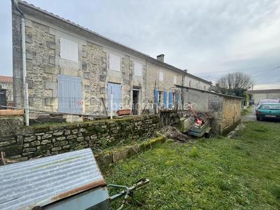 Maison en pierre - 86 m² - 3 pièces