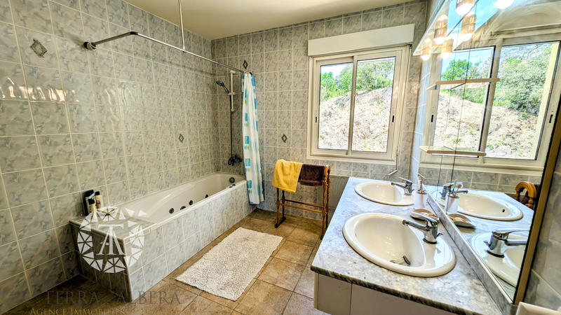 Villa - 114 m² - 11 pièces