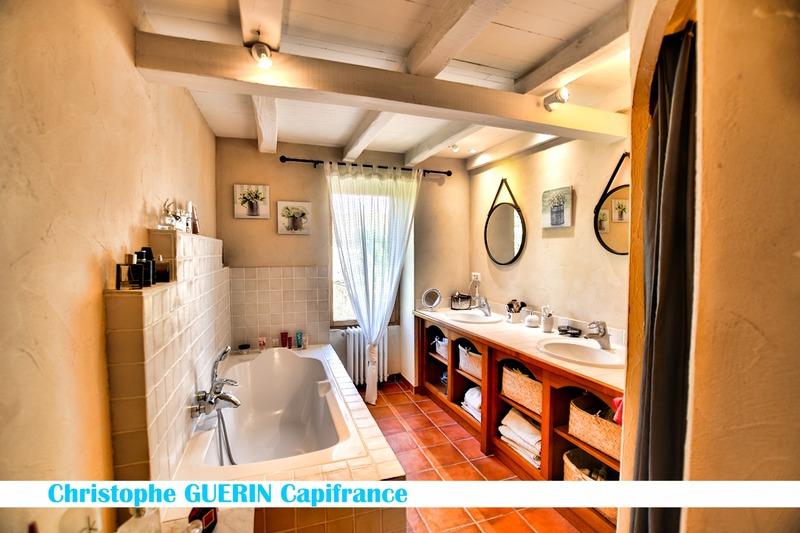 Maison - 262 m² - 8 pièces