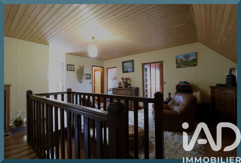 Maison - 180 m² - 8 pièces