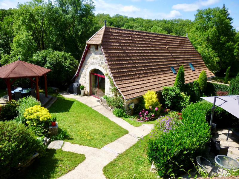 Maison - 234 m² - 10 pièces