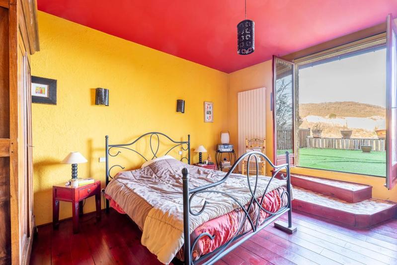 Maison - 240 m² - 7 pièces