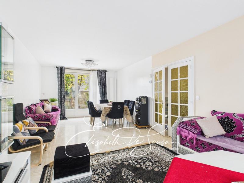 Maison - 210 m² - 8 pièces