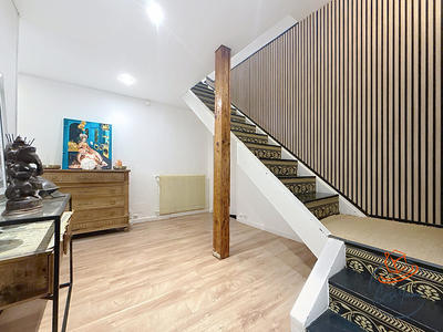 Maison - 205 m² - 7 pièces