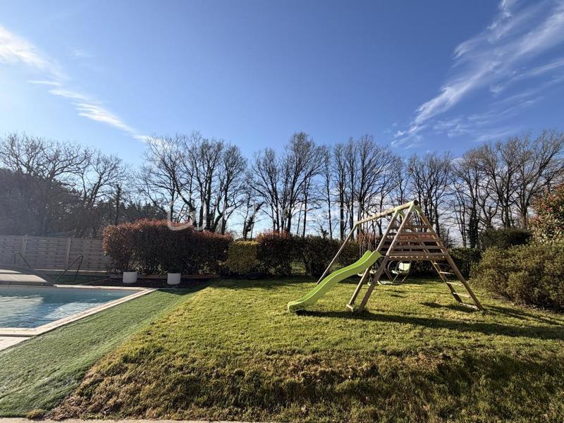 Maison - 166 m² - 7 pièces