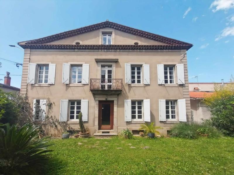 Maison - 320 m² - 10 pièces