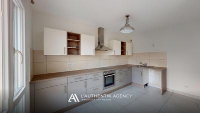 Appartement - 90 m² - 4 pièces